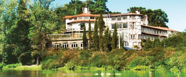 A Estalagem St. Hubertus, à beira do Lago Negro, é um dos resorts mais românticos da Serra Gaúcha.