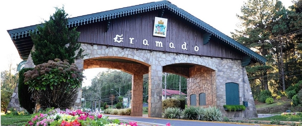 Veja como achar pacotes de viagem para hotéis em Gramado em 2023.