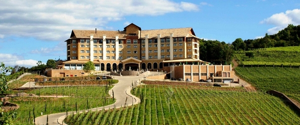 O magnífico Hotel Spa do Vinho Autograph Collection, lugar perfeito para se hospedar no Vale dos Vinhedos.
