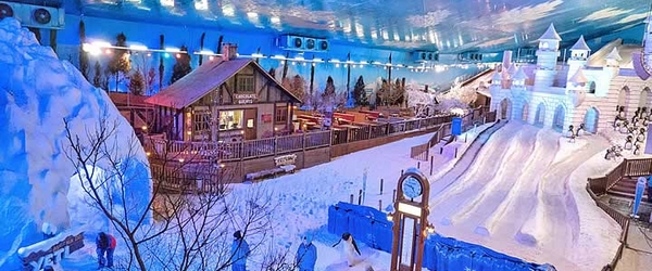 O Snowland e suas atrações de neve.