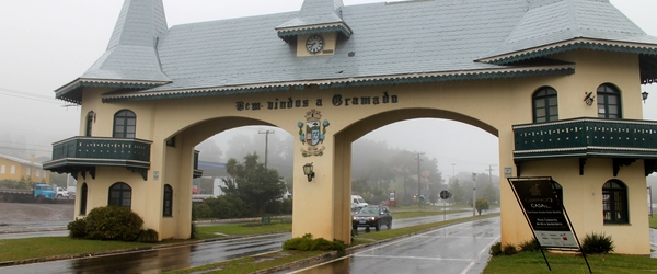 Mesmo na chuva há muitas atrações para serem visitadas em Gramado.
